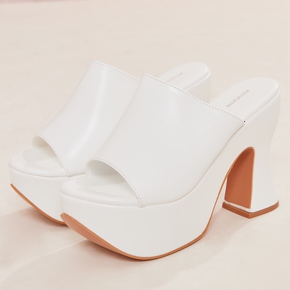 White Faux Leather Chunk Curve Block Heel Platform - Picture 3 of 3